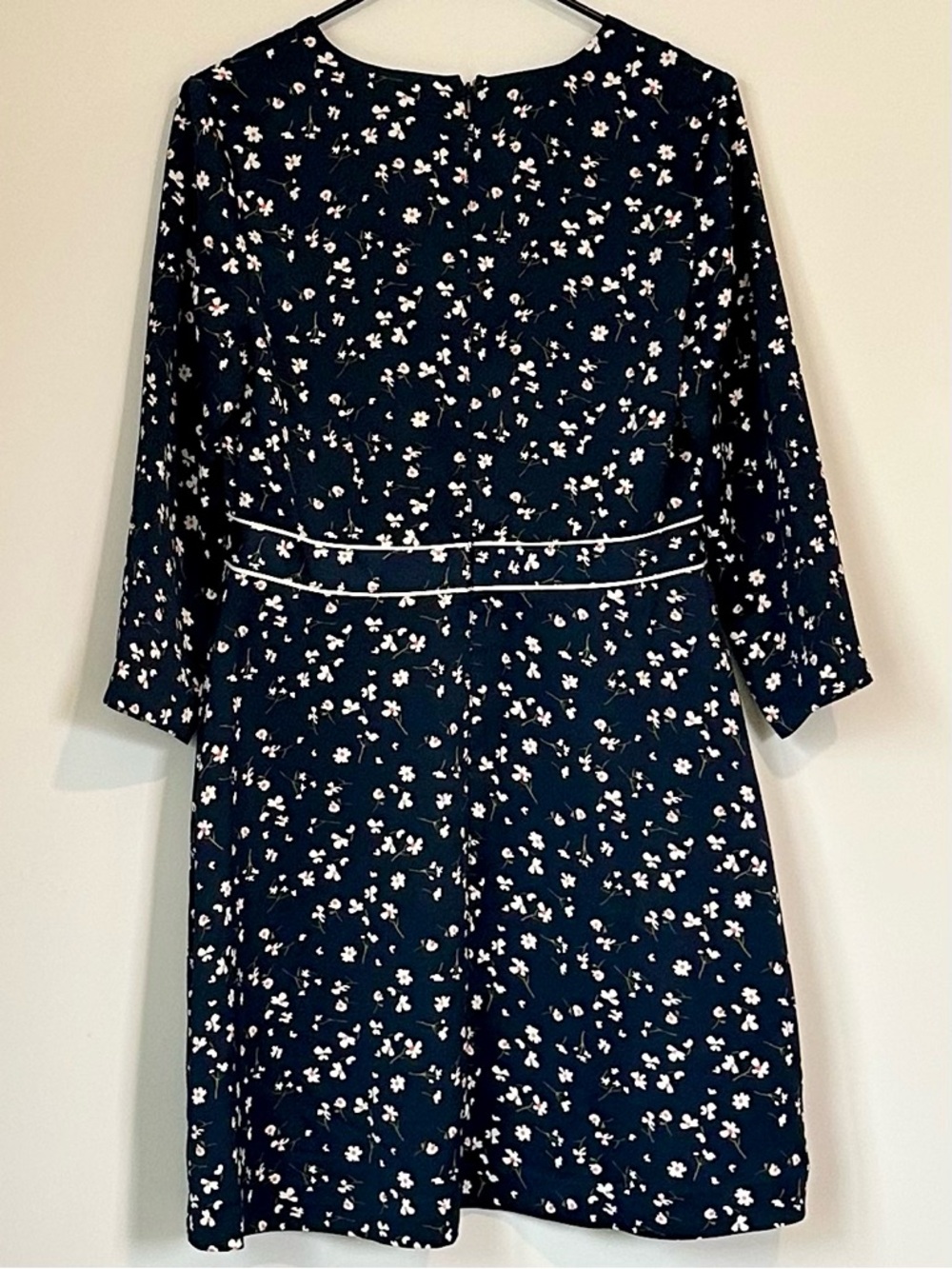 Banana Republic Navy Ditsy Floral A-Line Dress - Size: 6 - Picture 7 of 7